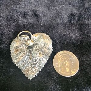 925 Sterling Silver Vintage Jewelart Heart Leaf Design Pin Brooch